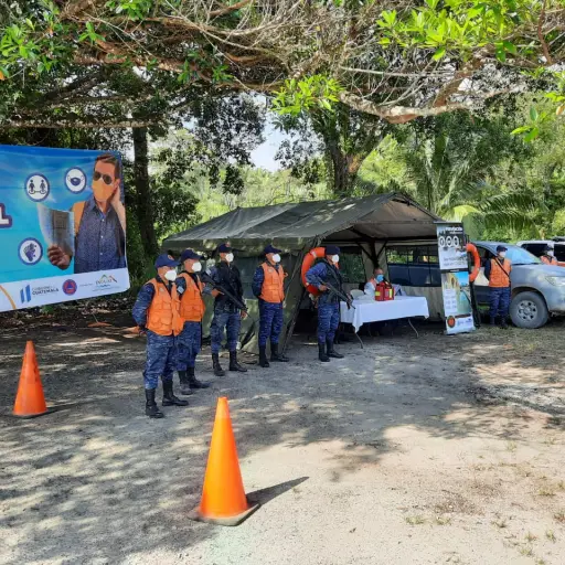 Instalan centro de control en Punta de Palma, en Puerto Barrios, en Izabal, durante Semana Santa. Foto: Conred