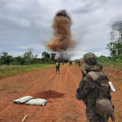 destrucción-pista-clandestina ,