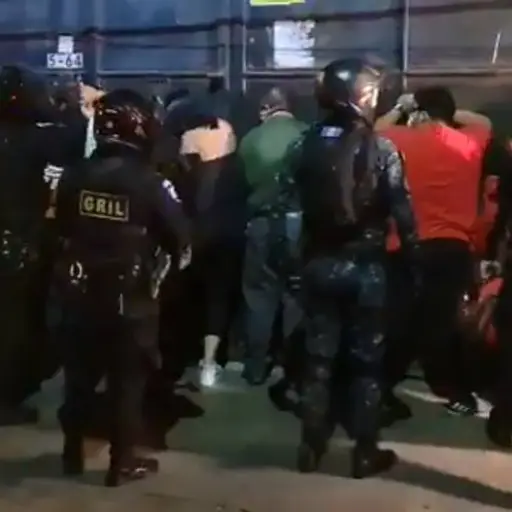 PNC captura casi a 60 en un club nocturno, uno de ellos era positivo a la Covid-19 ,