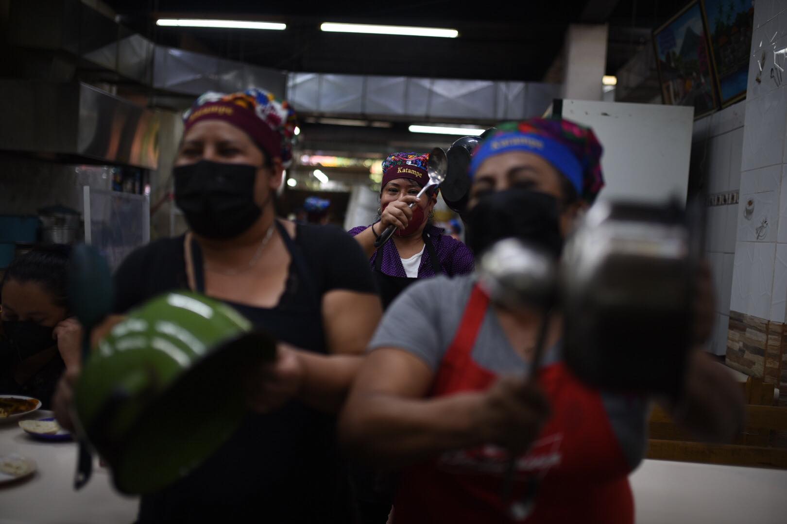 cacerolazo-manifestacion-mercado-central-vendedores-comida-giammattei-covid-19-emisoras-unidas4 | 