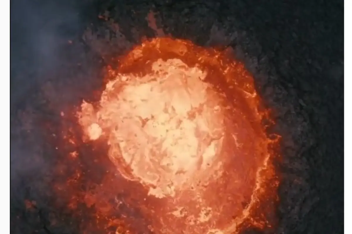 dron-volcán-erupción, 
