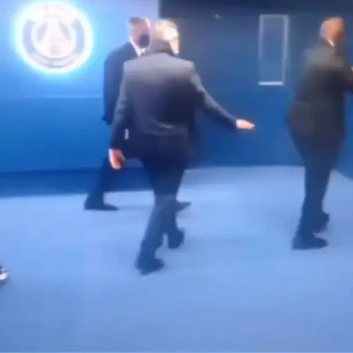neymar-pleito-con-tiago-djalo-en-tunel-del-vestuario-emisoras-unidas-4 ,
