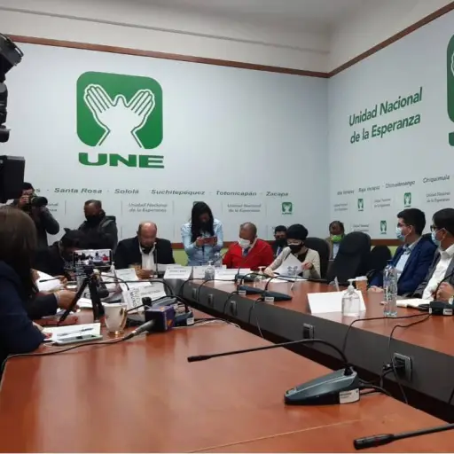 diputados-une-vacunas-covid-19-extranjeros-emisoras-unidas ,