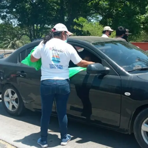 Trabajadores de la Municipalidad de Puerto San José, en Escuintla, brindaron apoyo a miles de visitantes.