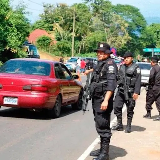 Puesto de control de la Policía Nacional Civil (PNC) por el Estado de prevención en Malacatán,, en San Marcos. Foto: PNC