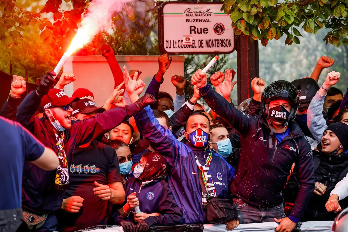 Aficionados-PSG-Reciben-A-Su-Equipo, 