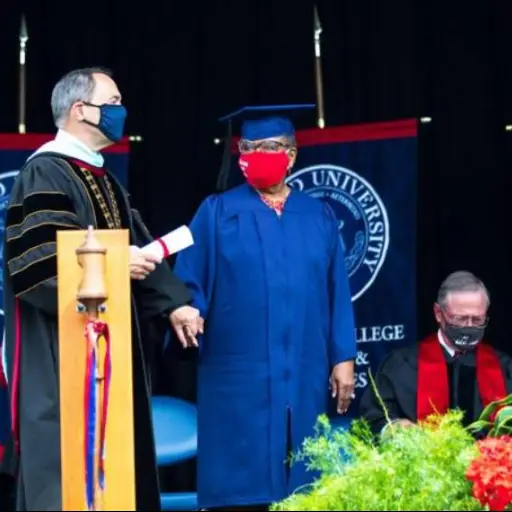 bisabuela-graduación-universidad ,