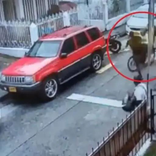 hombre-asalto-jacky-chan ,