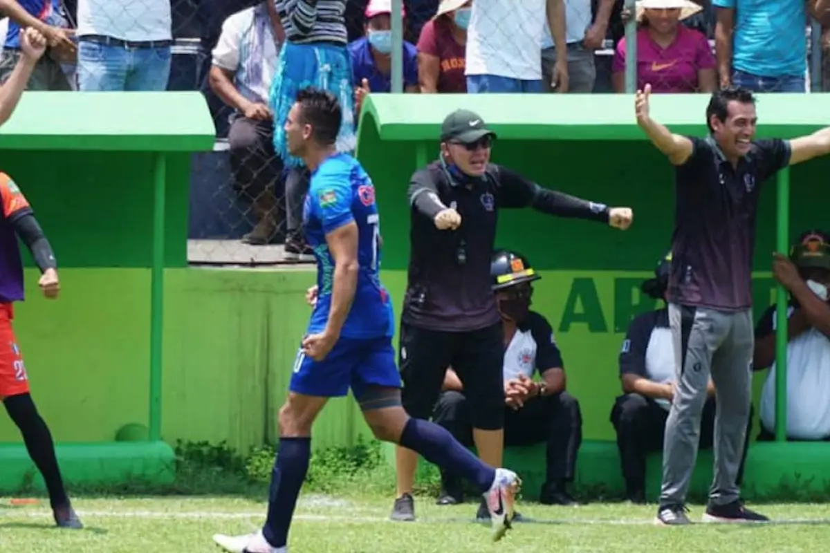 entrevista-mario-acevedo-tecnico-santa-lucia-final-ida-torneo-clausura-emisoras-unidas-, 