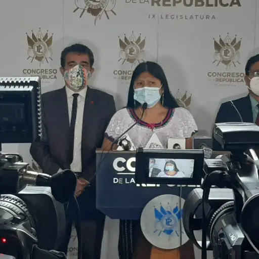 Los diputados de la bancada Winaq proponen cambios al Código Municipal para poner tope a los ingresos de los funcionarios ediles. Foto: Francisco Pérez