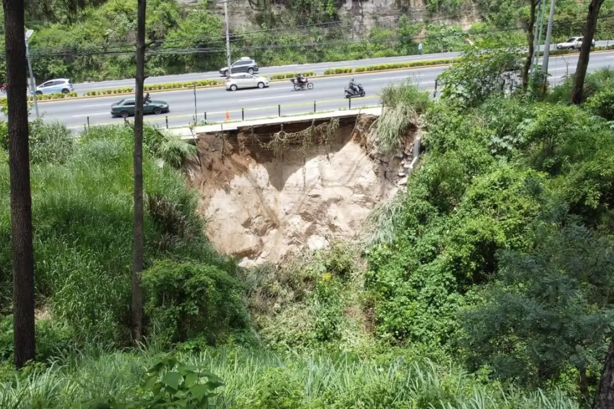 Tránsito hacia el sur resultaría afectado por socavamiento. Foto: Covial