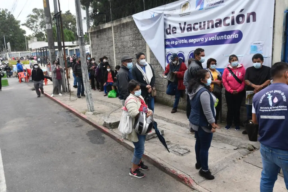 Largas filas para vacunación contra el Covid-19 en el CUM-vacunas-coronavirus-publinews-emisoras-unidas-domingo-27-junio-2021-omar-solis, 