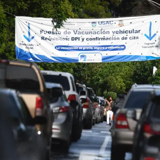 Centro de vacunación de la USAC ,