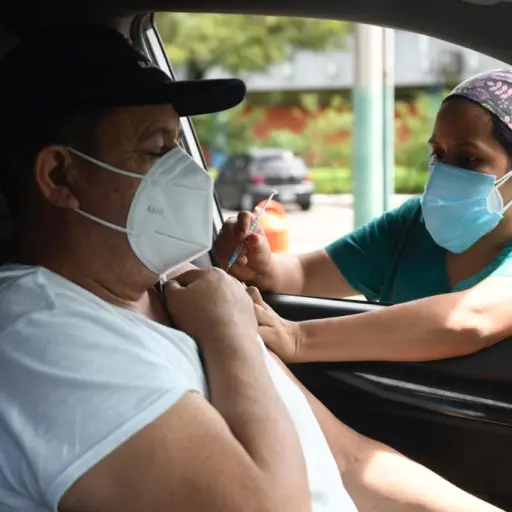 centro vacunación usac-20-de-junio-2021-omar-solis-pandemia-covid-19-coronavirus (1) ,