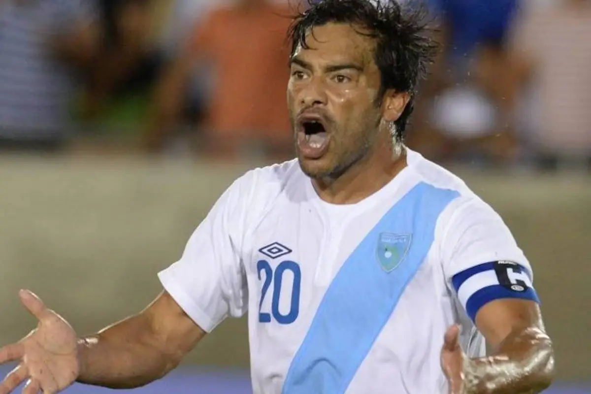 carlos-ruiz-pescadito-protesta-juego-guatemala-vs-mexico-emisoras-unidas-, 