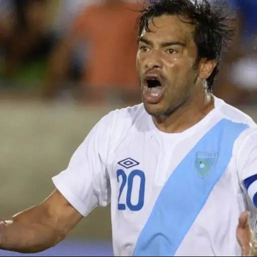 carlos-ruiz-pescadito-protesta-juego-guatemala-vs-mexico-emisoras-unidas- ,