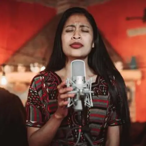 ana_gonazales_interpreta_yo_tengo_un_nuevo_amor_soy502_ugatemlaa ,