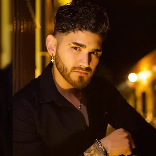 ricky-yocupicio-canta-para-sus-fans-2 ,