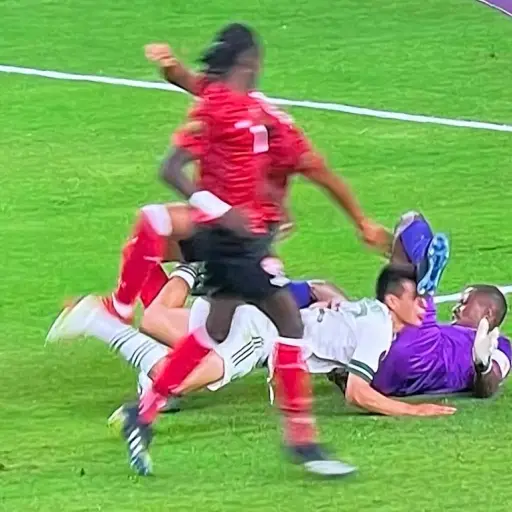 chucky-lozano-impacta-con-portero-trinidad-y-tobago-copa-oro-emisoras-unidas- ,