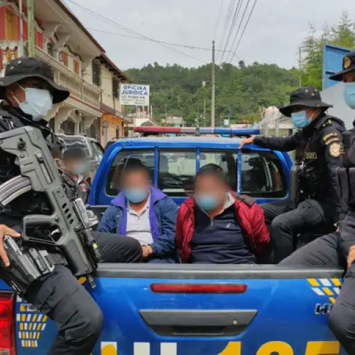 Los hermanos Chonay fueron sorprendidos por la PNC. Foto: Cortesía