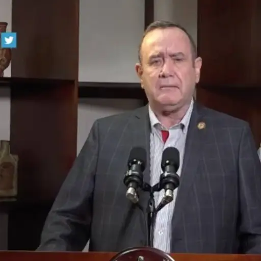 alejandro-giammattei-presidente-vacunas-covid-19-emisoras-unidas ,