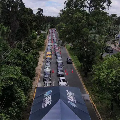 vacunacion-vehicular-contra-covid-19-coronavirus-pandemia-guatemala-usac-universidad-san-carlos-guatemala-20-julio-2021-edwin-bercian-publinews-emisoras-unidas (5) ,