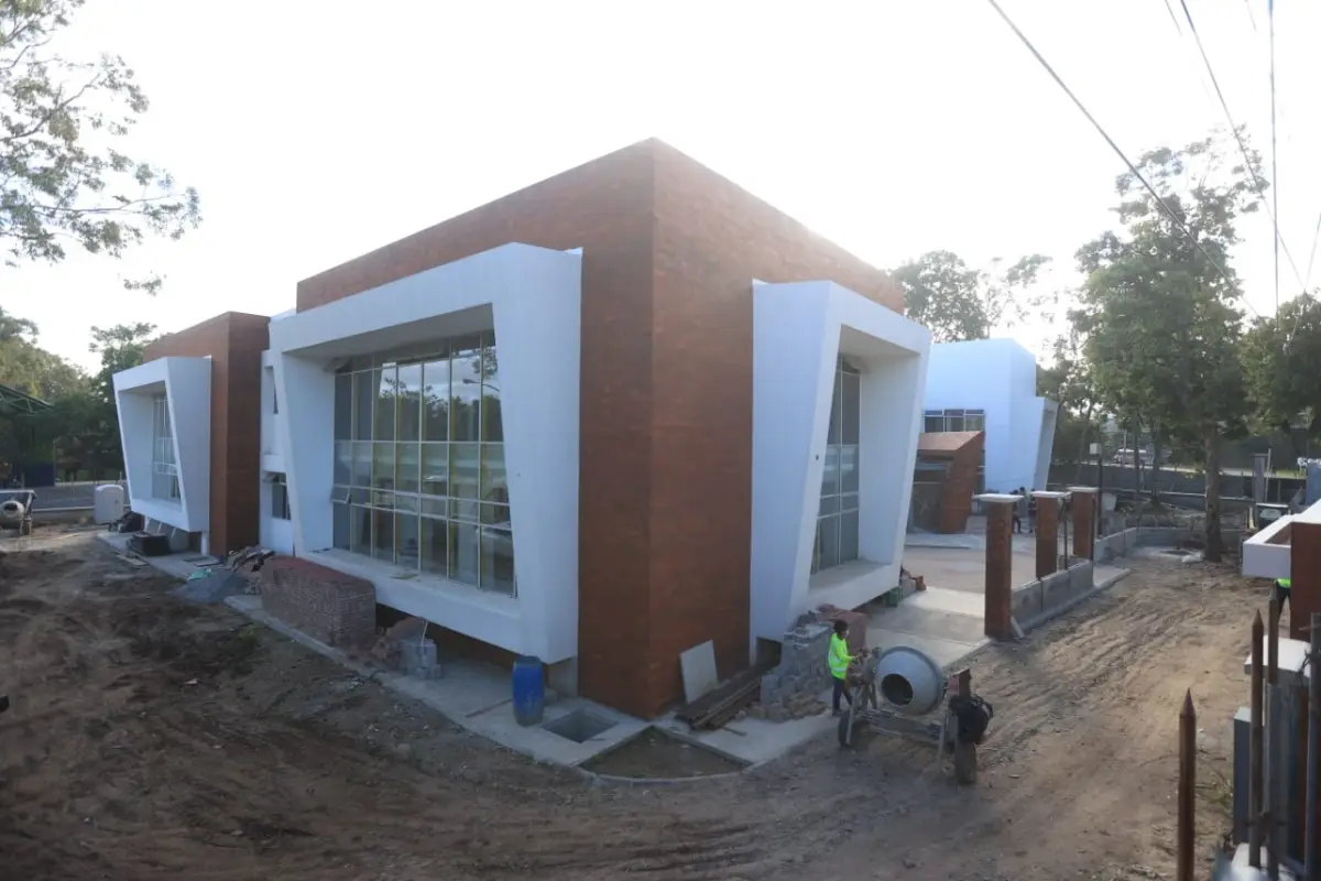 El alcalde capitalino, Ricardo Quiñónez, verificó la construcción del Munitecnológico (Munitec). Foto: Municipalidad de Guatemala