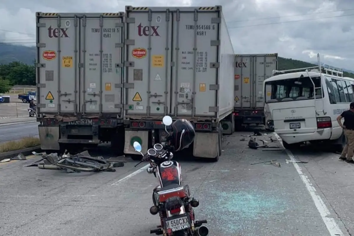 Accidente de tránsito en El Rancho, en El Progreso. Foto: Mingob