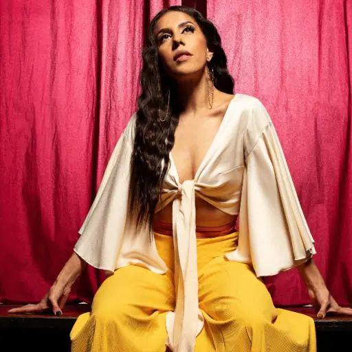 Fabiola Roudha nuevo lanzamiento Aún en la distancia ,