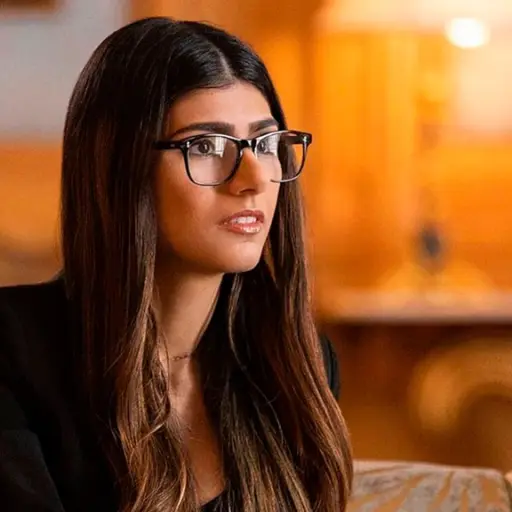 Mia Khalifa ,