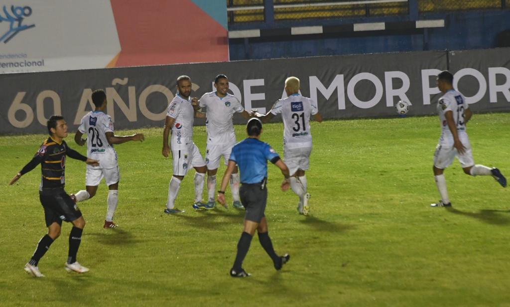 Celebración de Alexander Larín | 