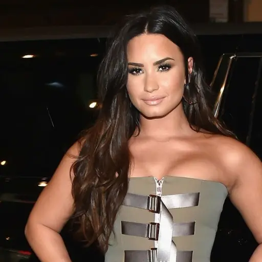 Demi Lovato ,