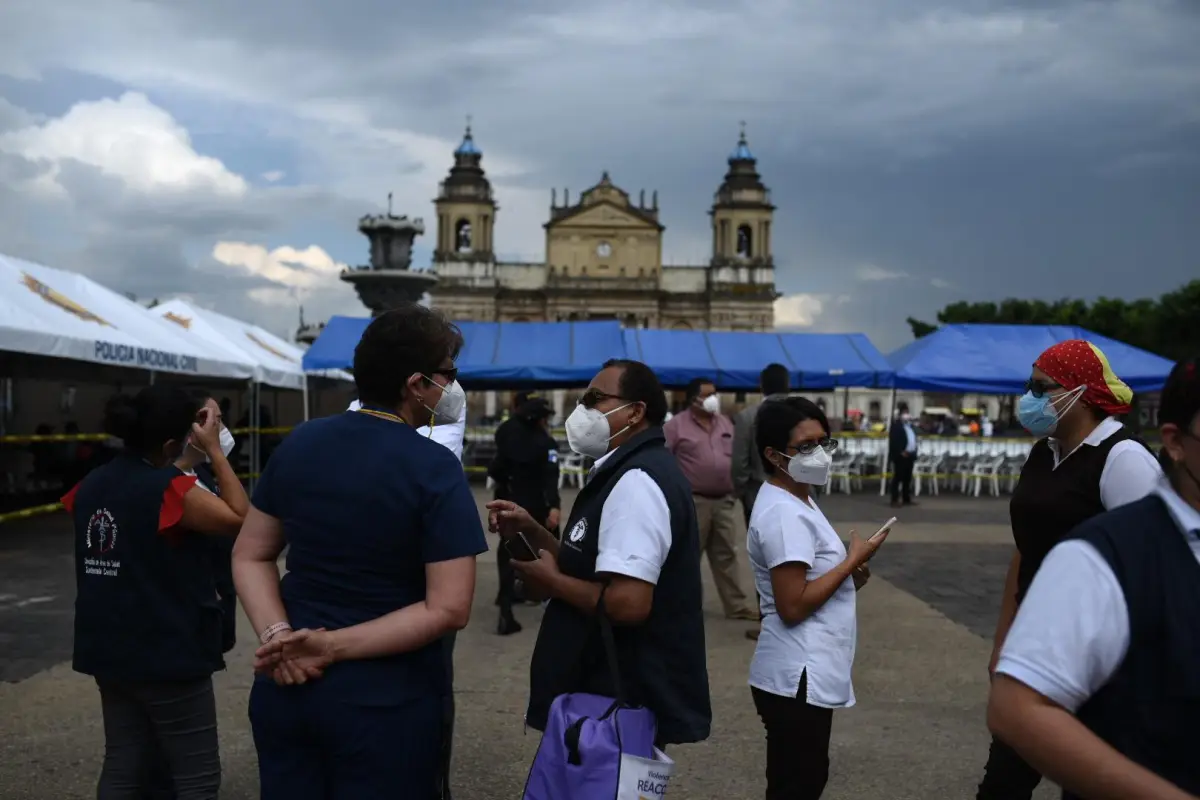 Puesto de vacunación contra el Covid-19 en el Plaza de la Constitución. Foto: Edwin Bercián