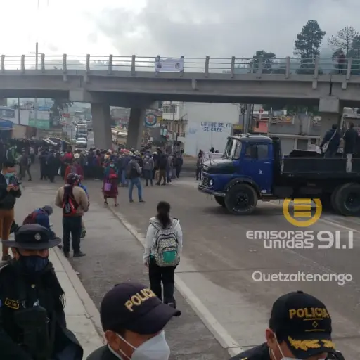 Bloqueo en Cuatro Caminos. Foto: Jimmy Chaclán/EU