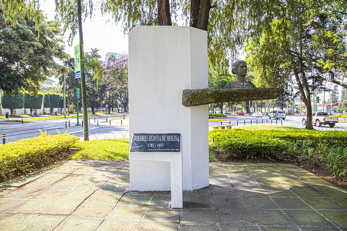 TURISTAS EN EL CENTRO HISTÓRICO ruta turística del bicentenario ciudad de guatemala inguat (4) | 