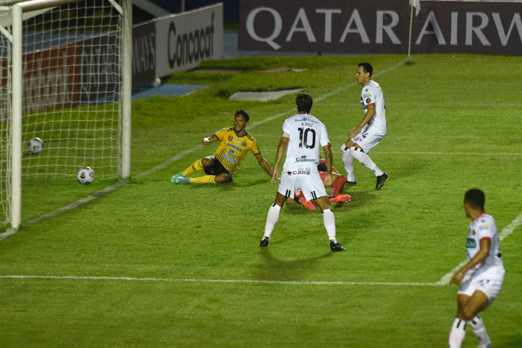 Gol de Luis Ángel Landín ante Alajuelense | 