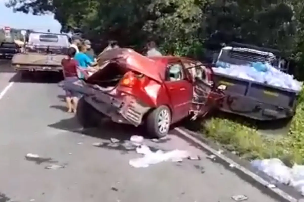 vehiculo choque carrtera a escuintla, 