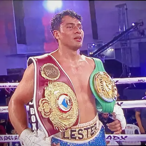 Lester Martínez retiene el título Latinoamericano Super-Medio de la OMB ,