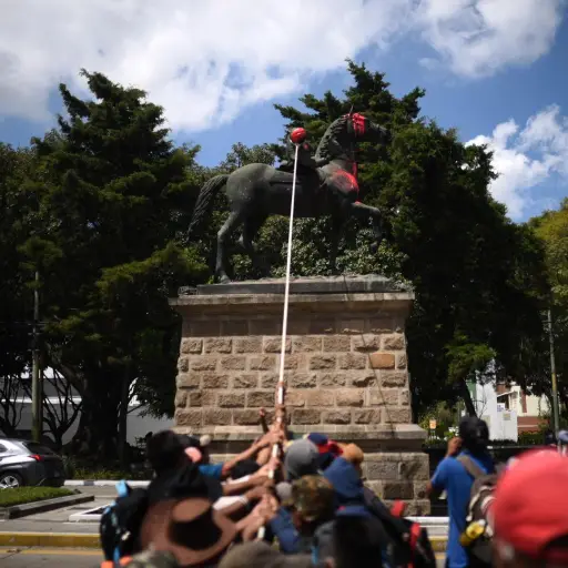 destrozos-monumentos-3 ,