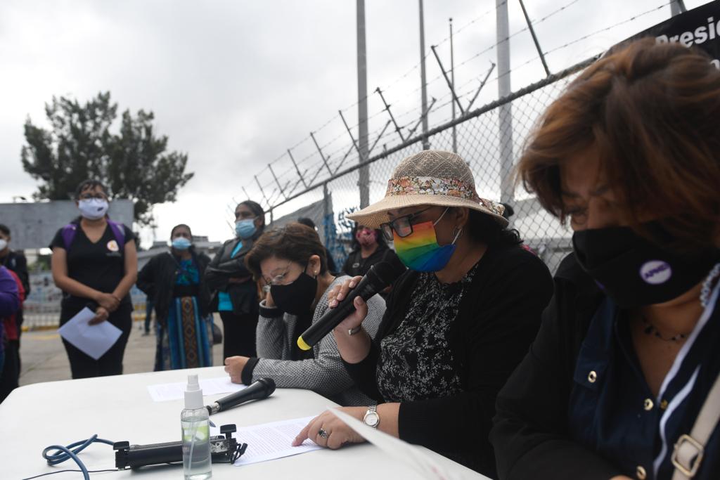 manifestacion-grupos-mujeres-luto-muertes-covid-19-hospital-parque-emisoras-unidas4 | 