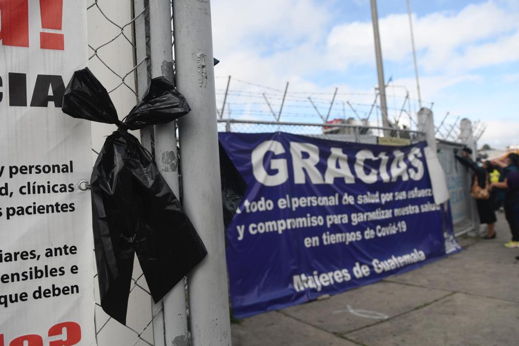 manifestacion-grupos-mujeres-luto-muertes-covid-19-hospital-parque-emisoras-unidas12 | 