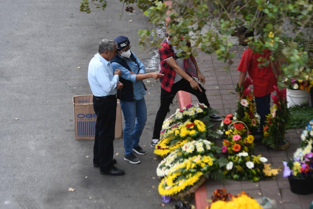 visitas-cementerios-dia-de-los-santos-emisoras-unidas1 | 