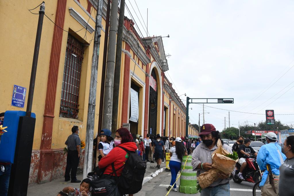 visitas-cementerios-dia-de-los-santos-emisoras-unidas7 | 