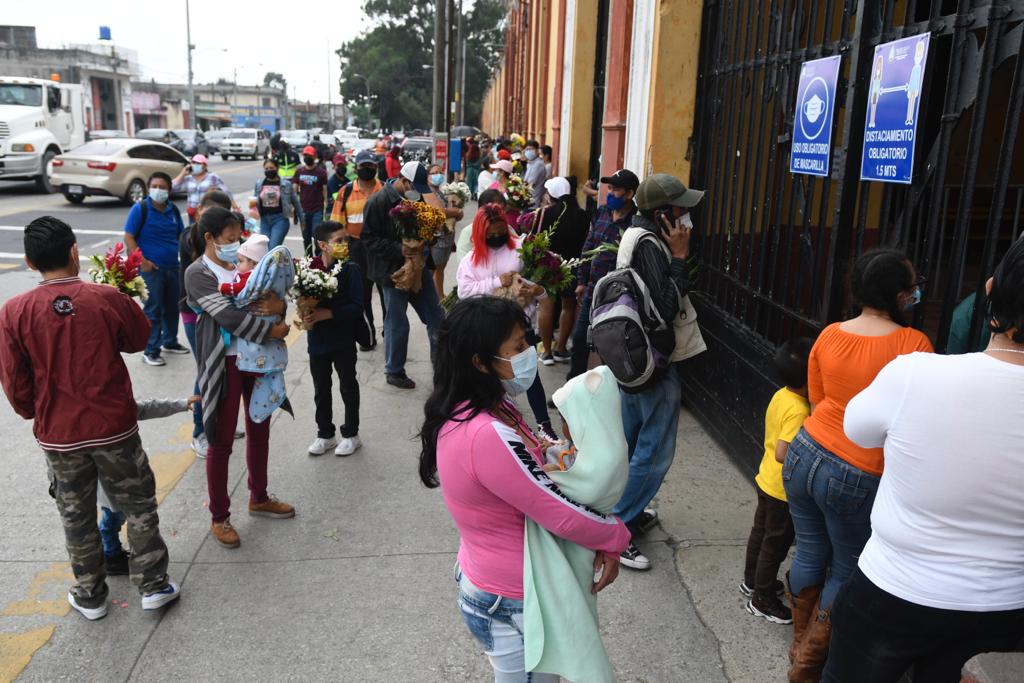 visitas-cementerios-dia-de-los-santos-emisoras-unidas5 | 