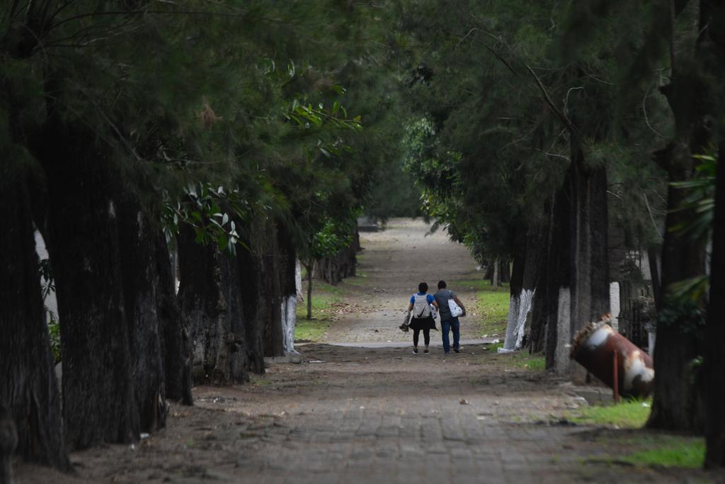 visitas-cementerios-dia-de-los-santos-emisoras-unidas11 | 