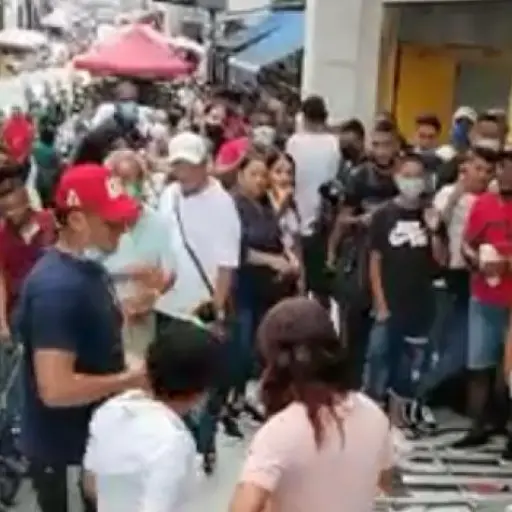 mujer-robando-desvestidas-cali-colombia ,