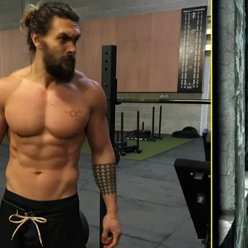 Jason Momoa Aquaman ,