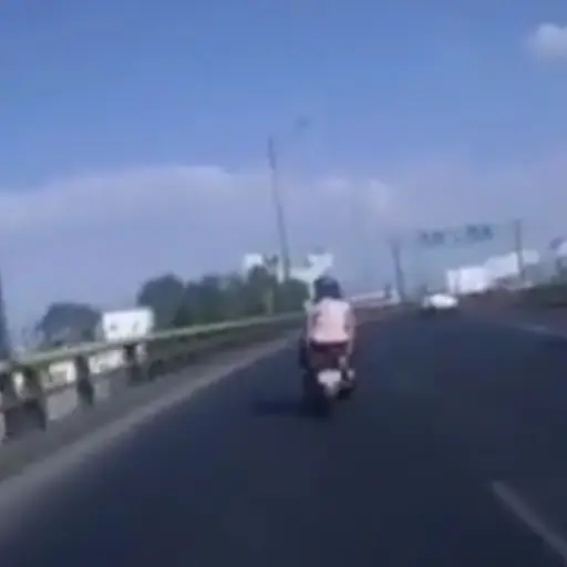mujeres-en-motoneta-que-cayeron-de-puente-vial ,