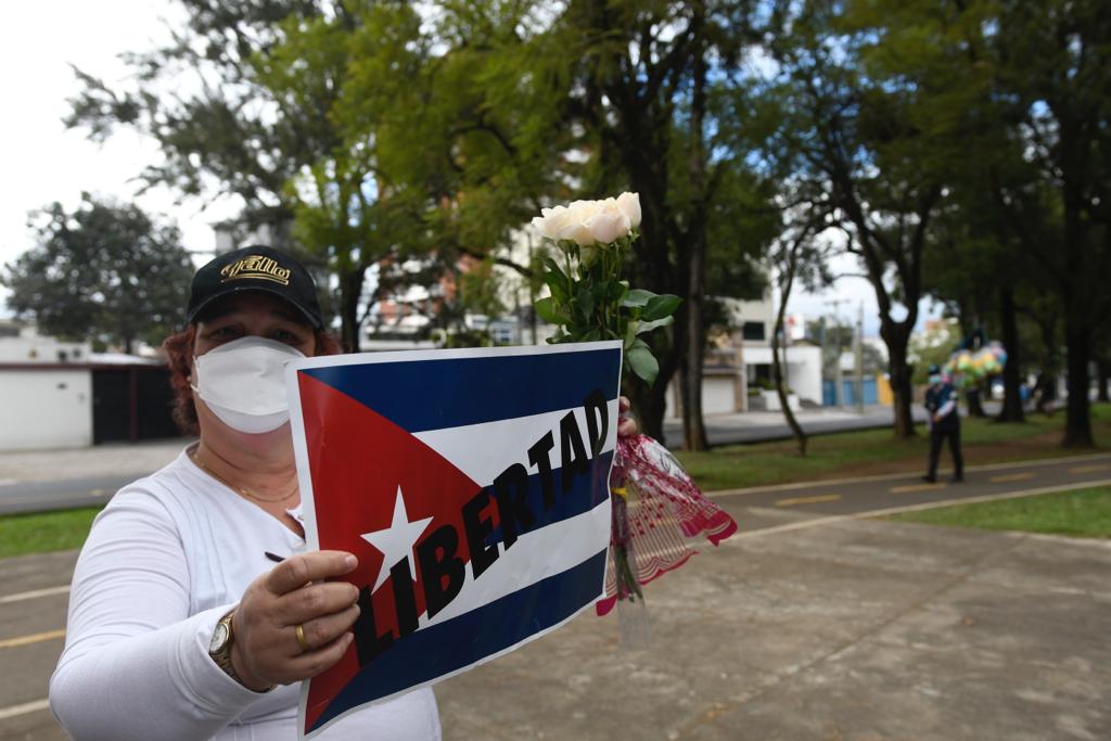 cubanos-protesta-monumento-jose-marti-10 | 