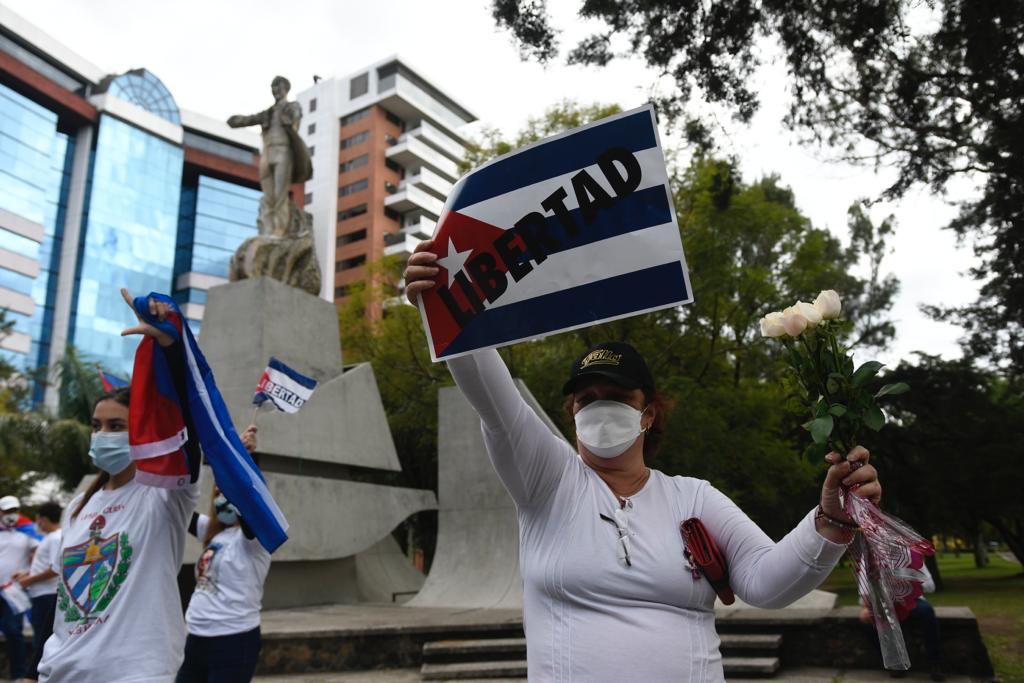 cubanos-protesta-monumento-jose-marti-9 | 